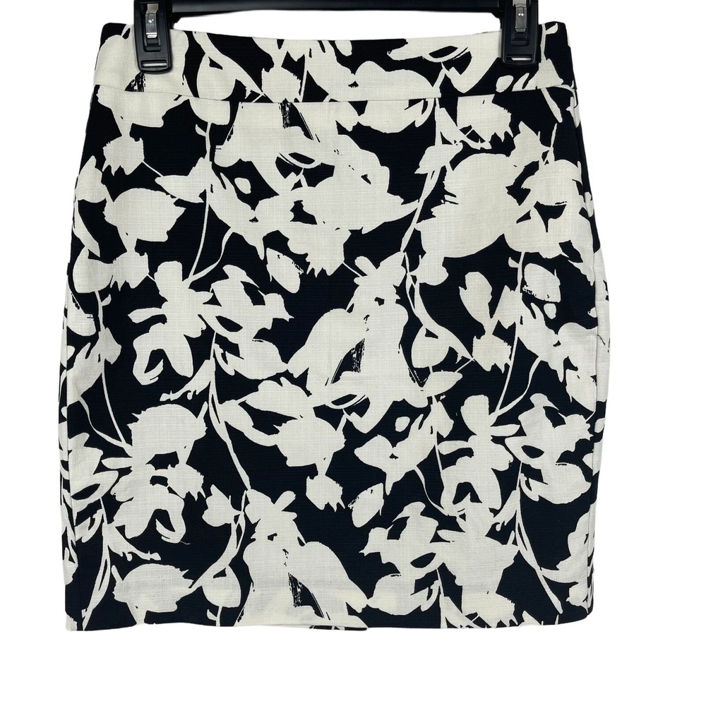 Banana Republic Pencil Skirt Floral Petite 2P Black White Cotton Blend